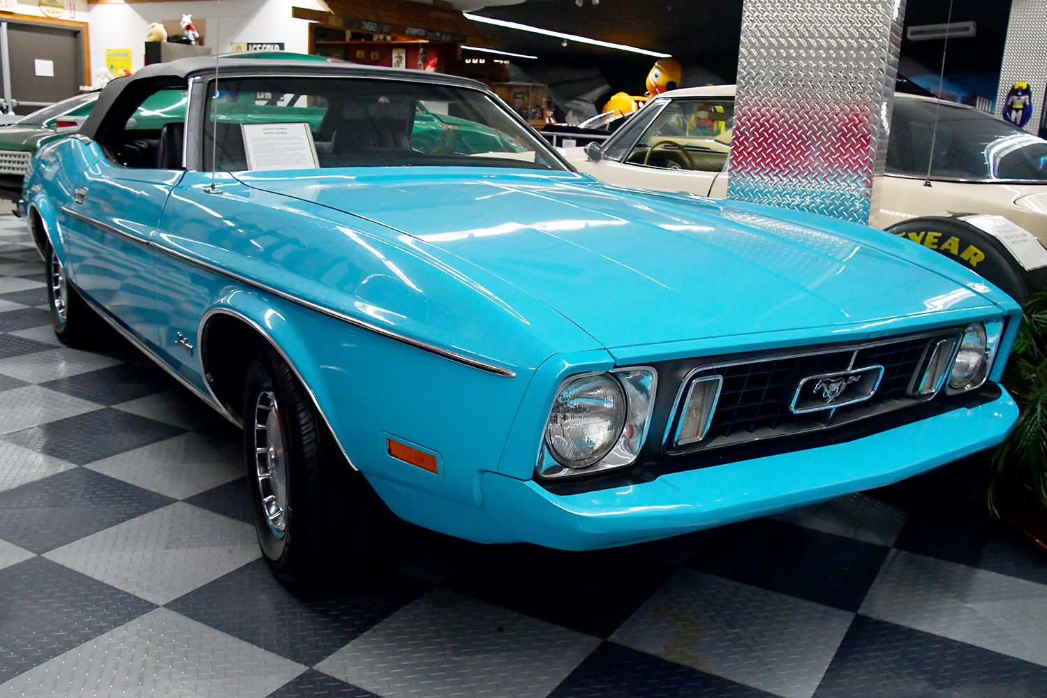 Face avant cabriolet 1973 - © photo : commons.wikimedia.org by Eric Friedebach - CC BY 2.0 Image