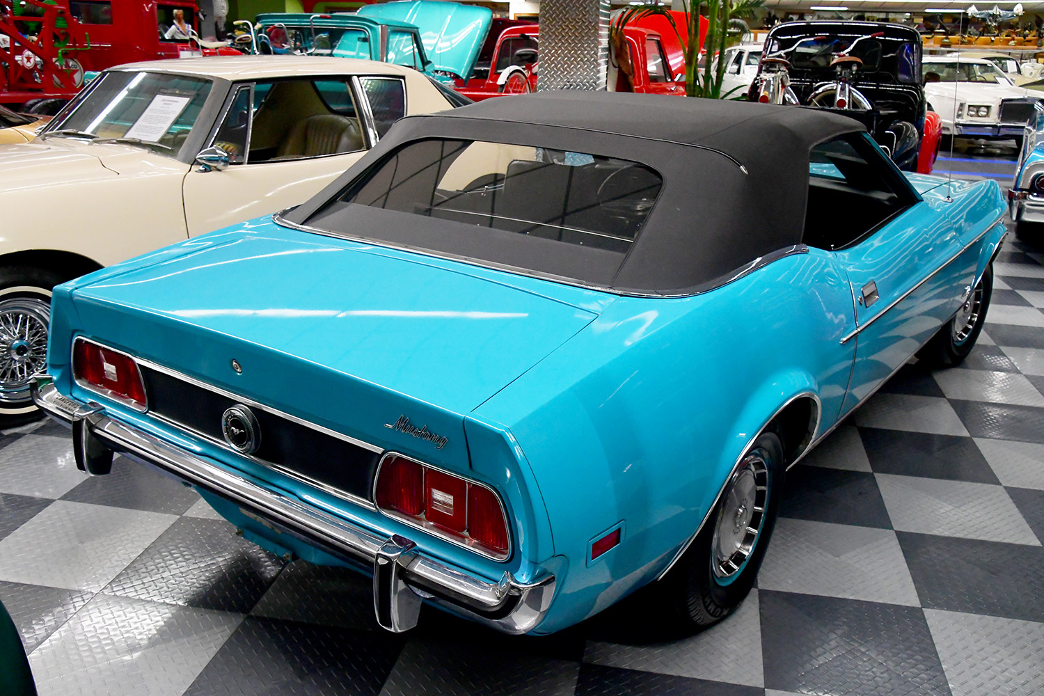 Face arrière Cabriolet 1973 - © photo : commons.wikimedia.org by Eric Friedebach - CC BY-SA 2.0 Image