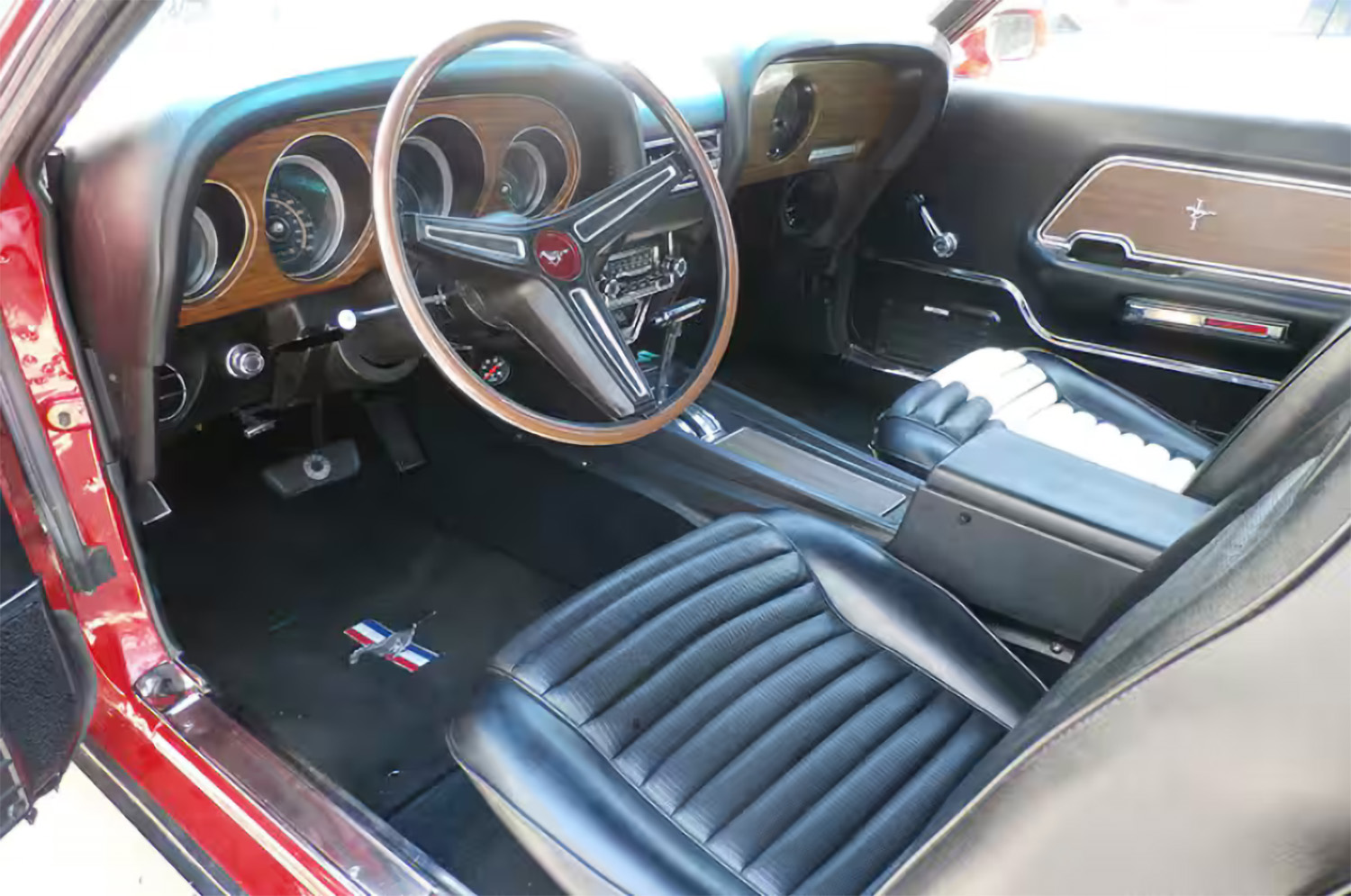 Tableau de bord 1970 - © photo : Ford Motor Company Image